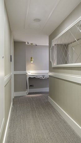 Mia Berre Hotels