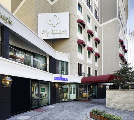 Mia Berre Hotels
