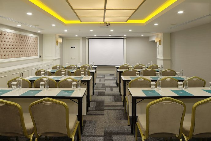 Mia Berre Hotels