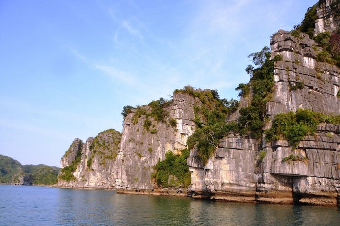 Emperor Cruises Ha Long