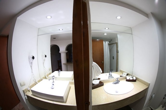 Hotel Gran Plaza & Convention Center