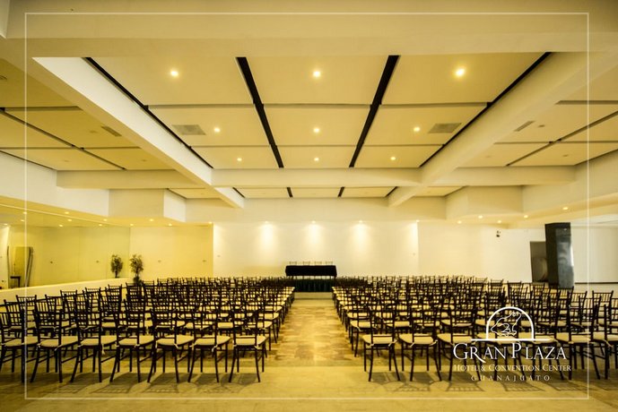 Hotel Gran Plaza & Convention Center
