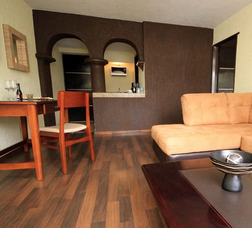 Hotel Gran Plaza & Convention Center