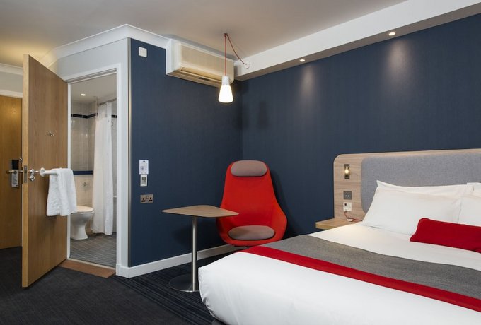 Holiday Inn Express London Luton Airport