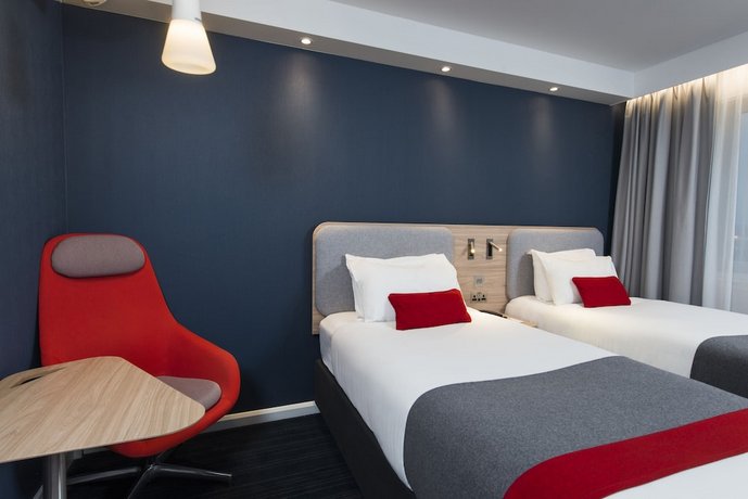 Holiday Inn Express London Luton Airport