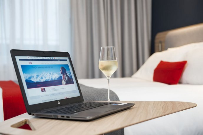 Holiday Inn Express London Luton Airport