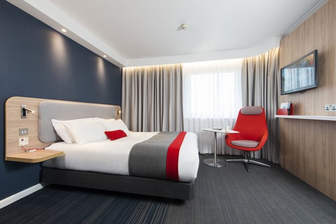 Holiday Inn Express London Luton Airport