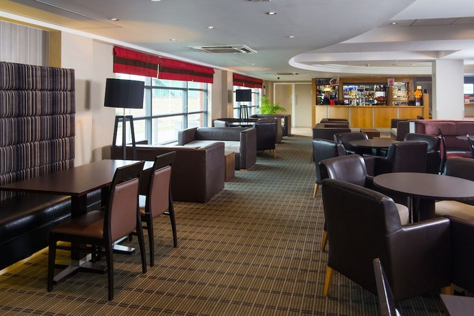 Holiday Inn Express London Luton Airport