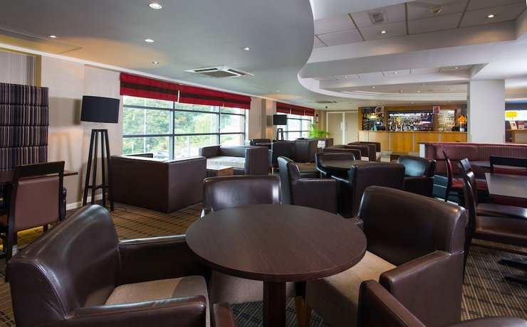 Holiday Inn Express London Luton Airport