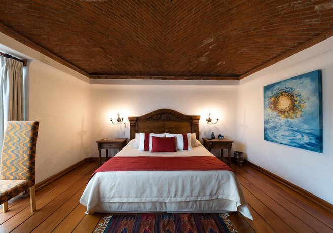 Mision Grand Casa Colorada