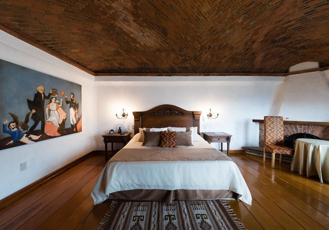 Mision Grand Casa Colorada