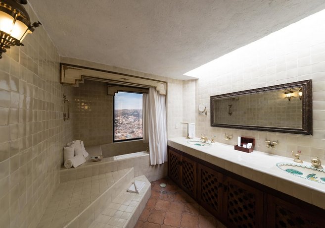 Mision Grand Casa Colorada