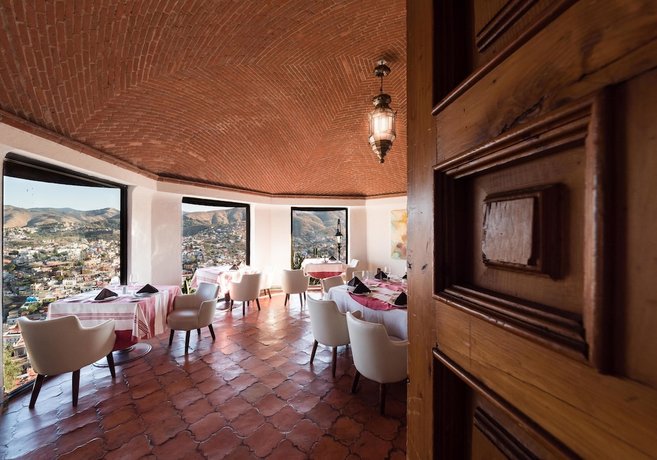 Mision Grand Casa Colorada