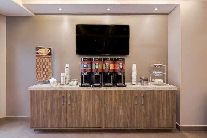 Hampton by Hilton Monterrey Galerias