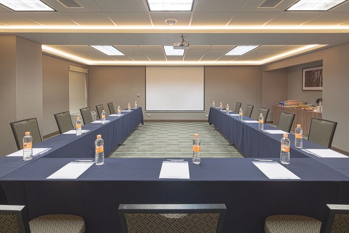 Hampton by Hilton Monterrey Galerias