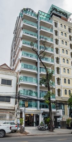 Nou's River Hotel