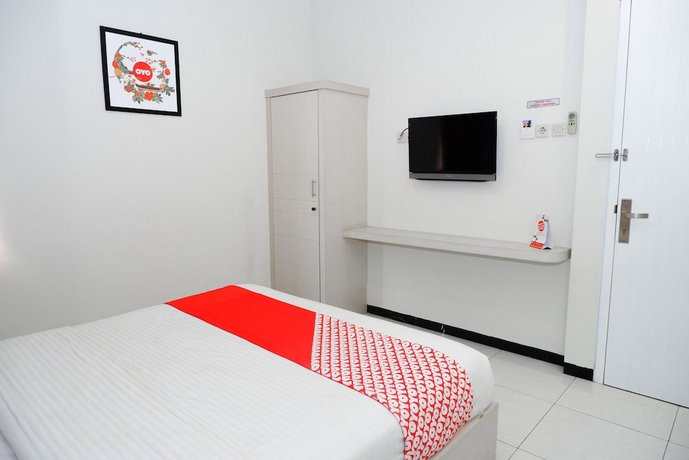 OYO 389 Sky Guesthouse