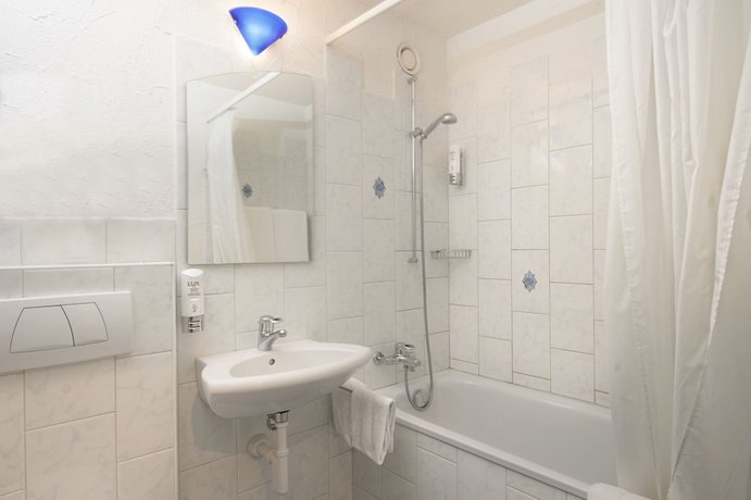 Apart-Hotel Zurich Airport