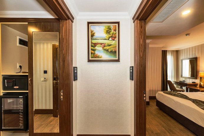 Realstar Hotel