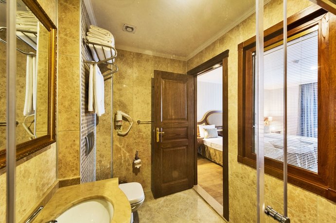Realstar Hotel