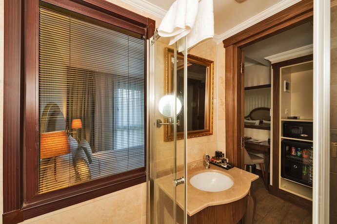 Realstar Hotel