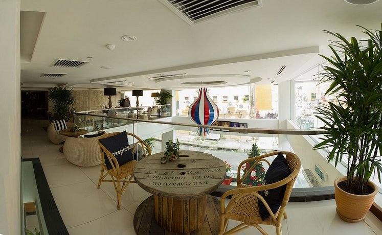 French Hotel