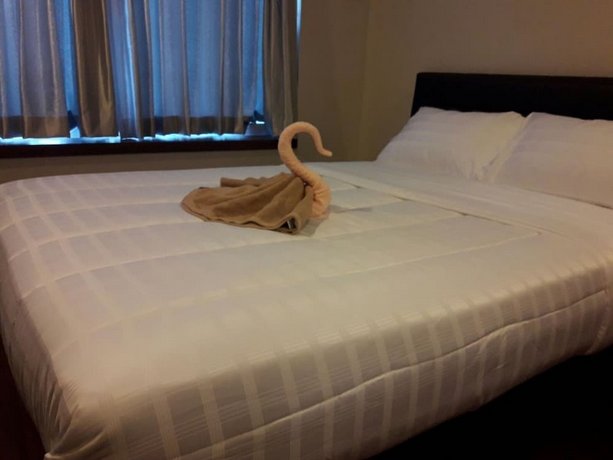 High Floor Near Petchaburi MRT 1BR