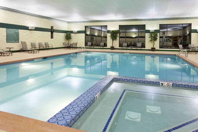 Holiday Inn Hotel & Suites Bolingbrook