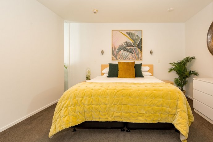 Cathedral Junction Three Bedroom Apartment