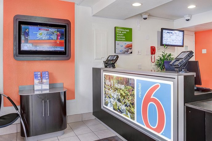 Motel 6 Portland Central