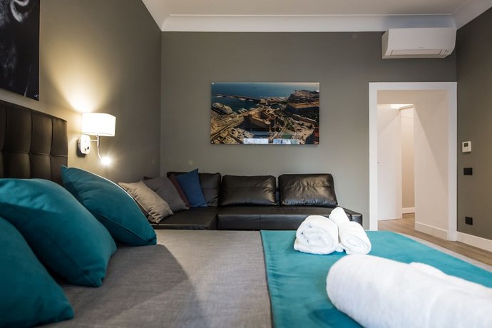 B&B Art House
