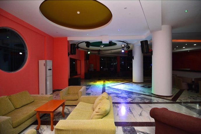 Ananas Otel