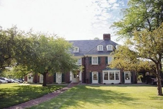 Montague Inn
