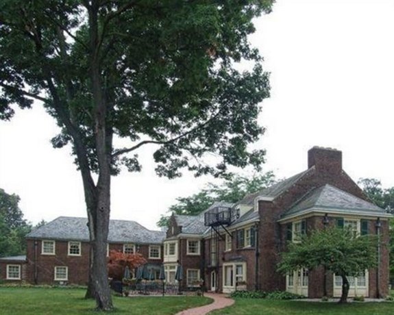 Montague Inn