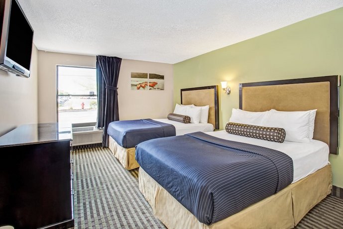 Days Inn by Wyndham Great Lakes N Chicago