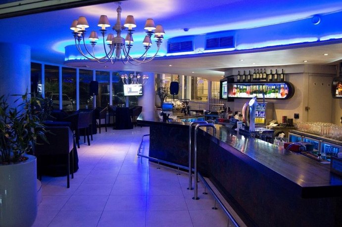 Blue Waters Hotel