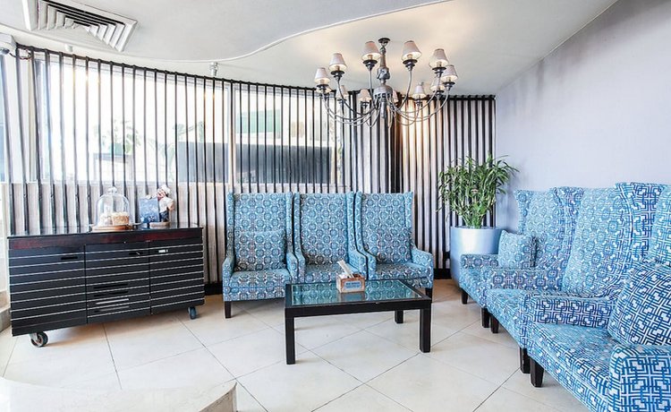 Blue Waters Hotel