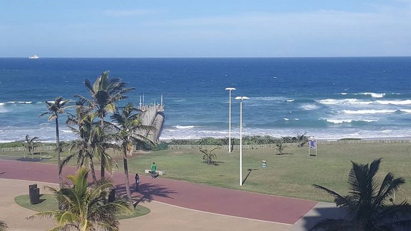 Blue Waters Hotel