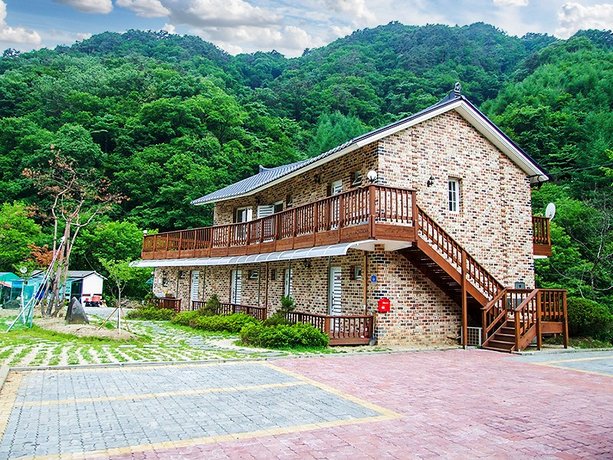 Jecheon Sopungganeunnal Pension The Second Korean Famous Medical Village South Korea thumbnail