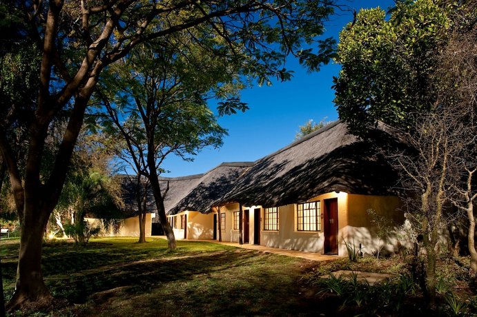 Mokuti Etosha Lodge