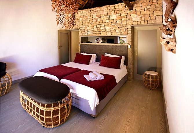 Mokuti Etosha Lodge