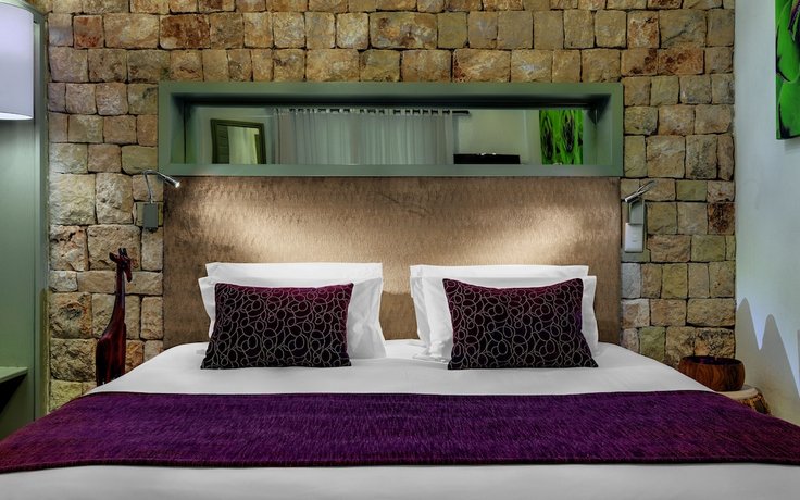 Mokuti Etosha Lodge