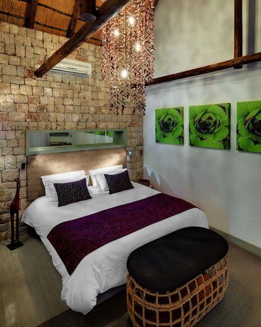 Mokuti Etosha Lodge