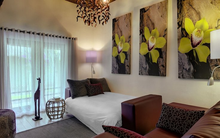 Mokuti Etosha Lodge