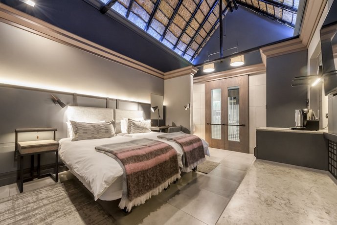 Mokuti Etosha Lodge