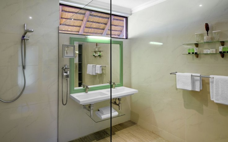 Mokuti Etosha Lodge