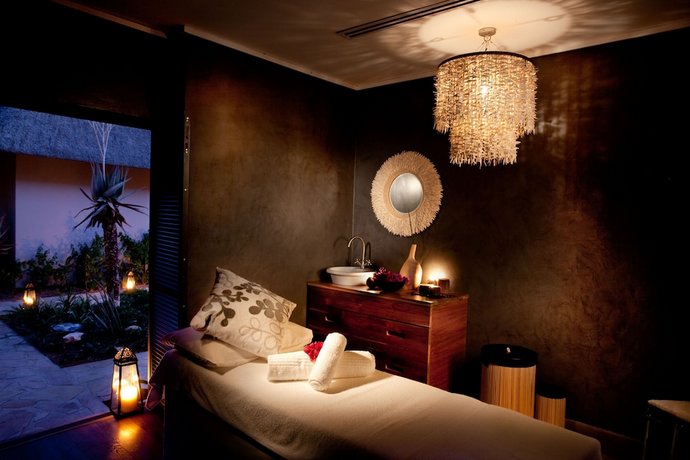 Mokuti Etosha Lodge