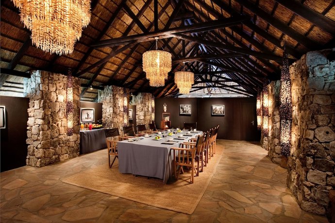 Mokuti Etosha Lodge