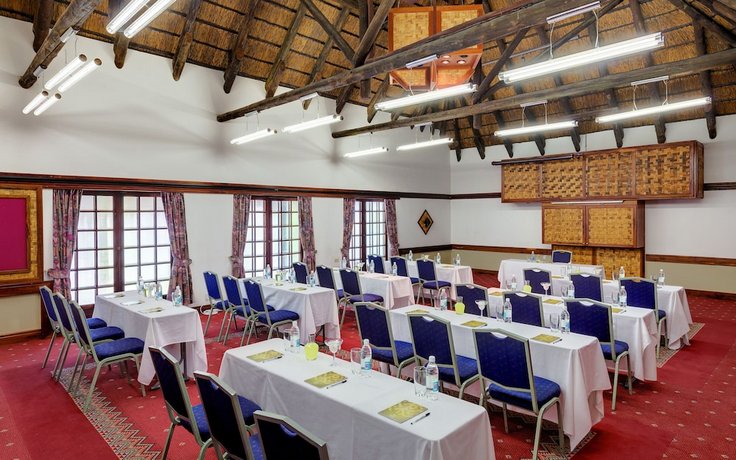 Mokuti Etosha Lodge