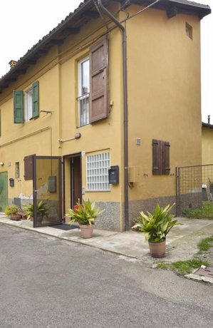 Massarenti 3 Levels Apartment